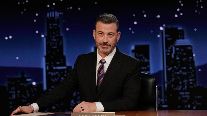 Il discorso del comico Usa Jimmy Kimmel ai britannici: “Il 2025 un anno fantastico per il fascismo” 1
