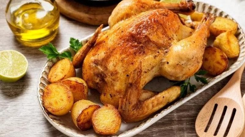 Intossicazioni alimentari, come evitarle: “Attenti agli avanzi tenuti ore in tavola e ai cibi crudi” 1