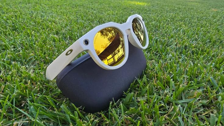 Oakley Meta HSTN, la recensione: gli occhiali con l’IA per chi vive all’aperto 1