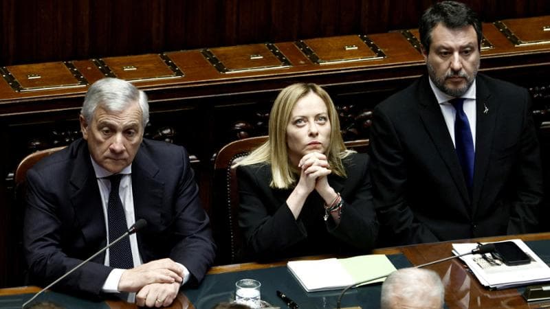 Sondaggi, delusione per la politica italiana. Trump leader controverso, Papa Leone il più apprezzato 1