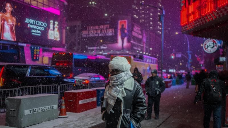 Tempesta di neve su New York: attesi fino a 20 centimetri. Centinaia i voli cancellati 1