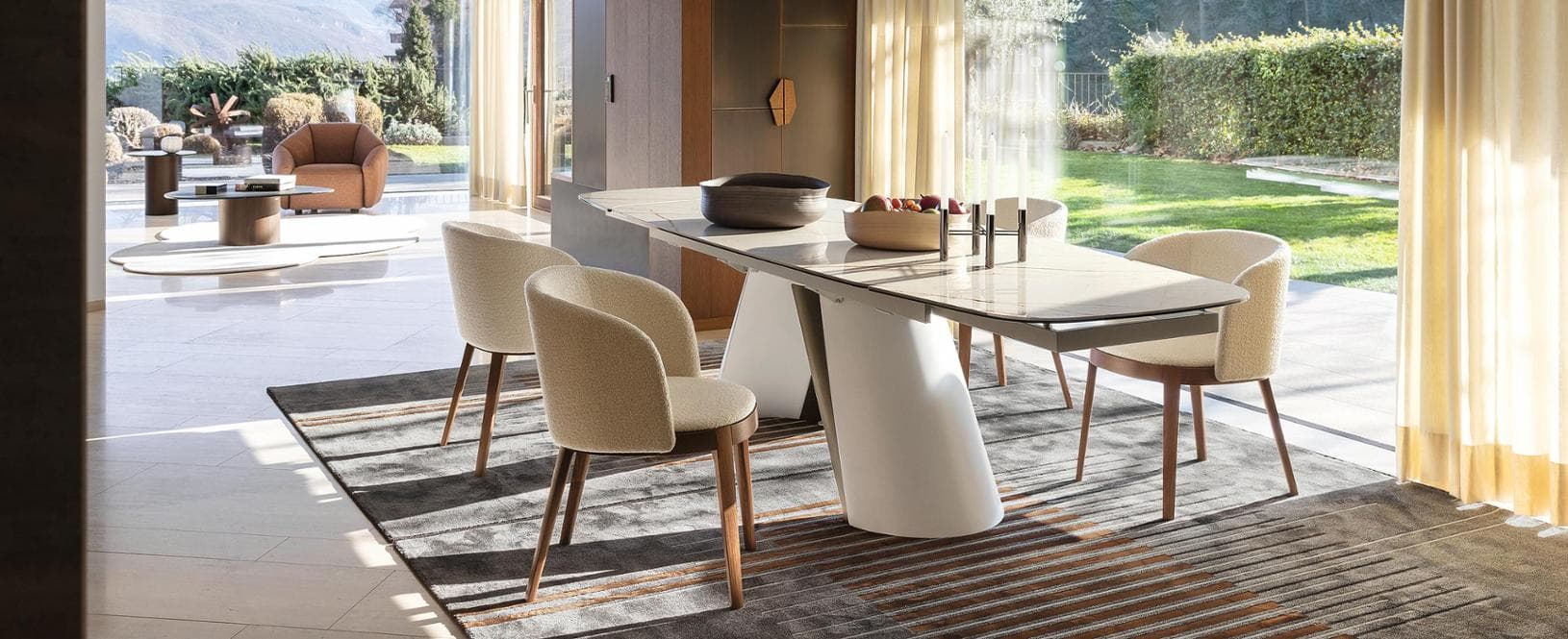 Trasversale e versatile, la sedia continua a essere l’arredo preferito per sperimentazioni formali, funzionali e di materiali 1