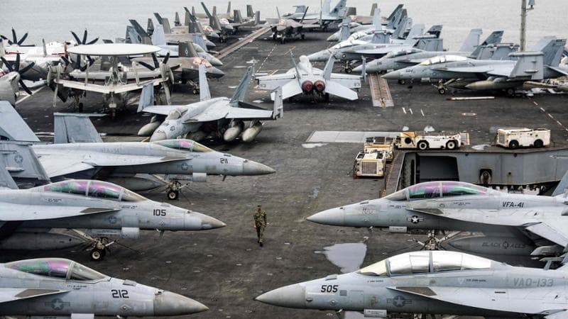 Che cos'è l'Armada di Trump: dodici imbarcazioni, aerei da combattimento e due sommergibili. Tutto predisposto per un intervento in Iran. 1