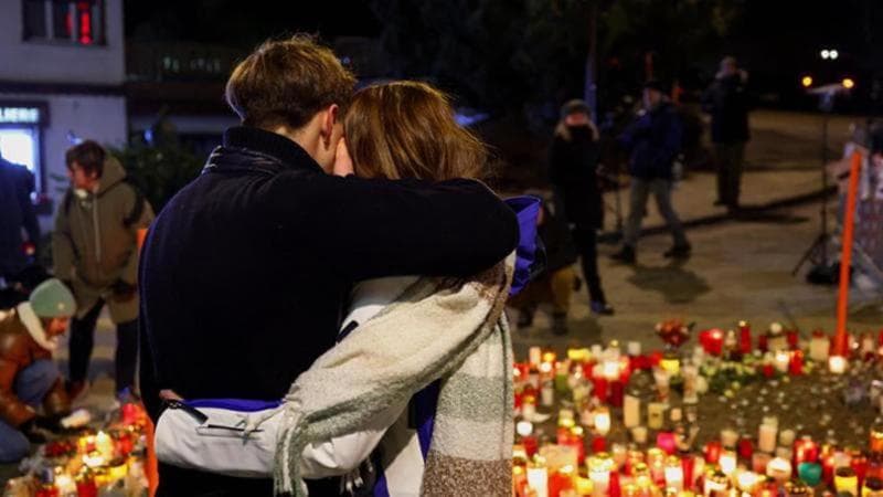 Crans-Montana, le lacrime e la rabbia delle famiglie: “Nessuno ha protetto i nostri ragazzi” 1