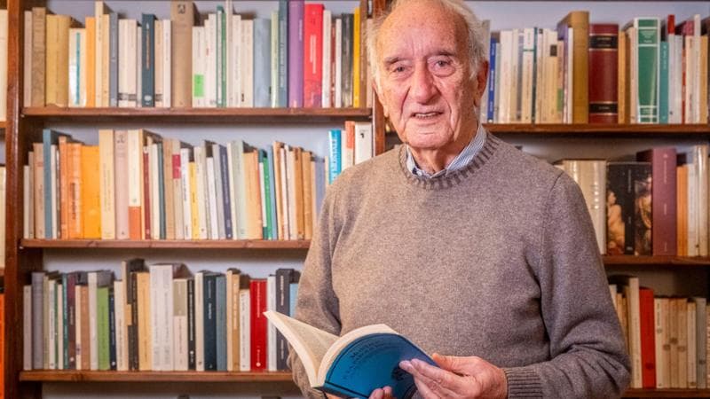 Gian Luigi Beccaria: “La mia esistenza dedicata alla parola, un patrimonio da salvaguardare. Non è solo questione di tecnologia.” 1