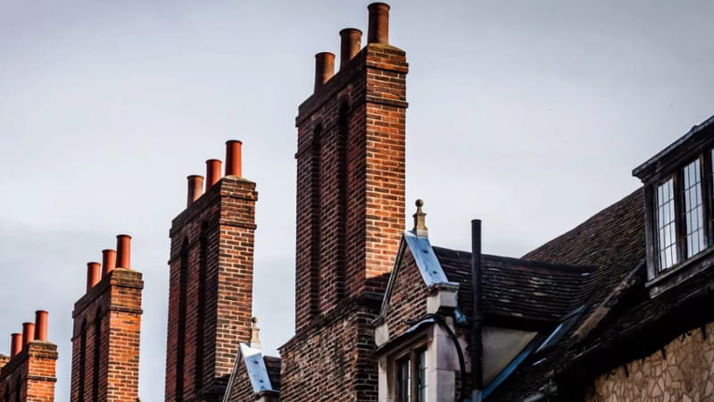 Il ritorno degli spazzacamini a Londra: ora impiegano droni e aspirapolveri. 1