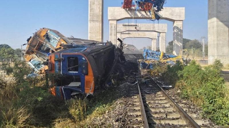 Incidente ferroviario in Thailandia, almeno 22 morti 1
