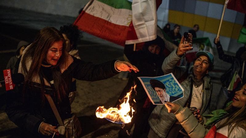 Iran, l’astensione dei soli 5S alla mozione bipartisan, domani sinistra in piazza 1