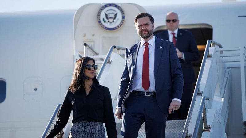 L’annuncio di Vance e la moglie Usha: “Aspettiamo il nostro quarto figlio” 1