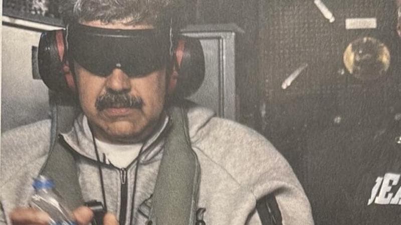 Maduro ammanettato e bendato, la prima foto dopo la cattura pubblicata da Trump 1