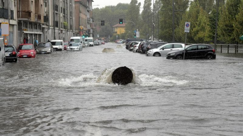 Maltempo: ondate d’acqua a Roma, bora fino a 100km/h a Trieste, allerta gialla per otto regioni 1