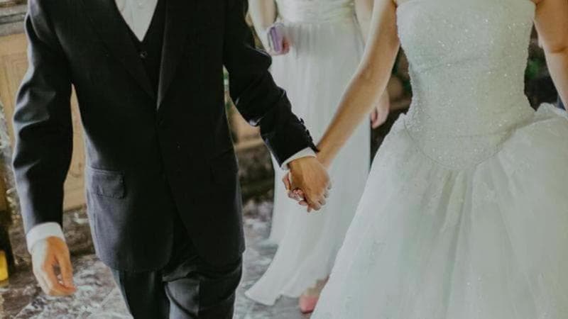Meno fedi nuziali, più convivenze: il matrimonio in Italia perde ancora terreno 1