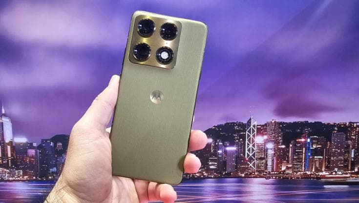 Motorola amplia la sua collezione di smartphone: ecco Signature e Razr Fold 1