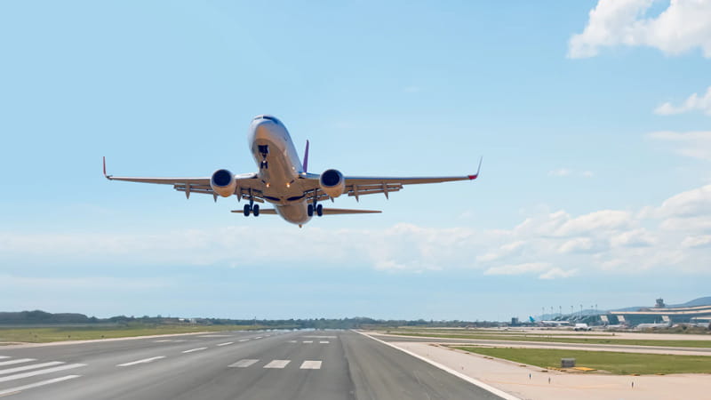 Passeggeri più magri, aerei meno cari. Così i farmaci anti obesità riducono il costo dei voli 1