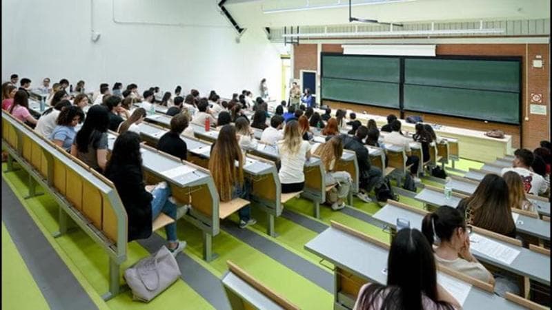 Prove in Italia, ammissione in Albania a 9mila euro l’anno. Lo strano caso degli iscritti a Medicina 1