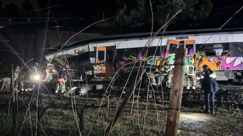 Spagna sotto shock, allarme treni: un morto in un nuovo incidente 1