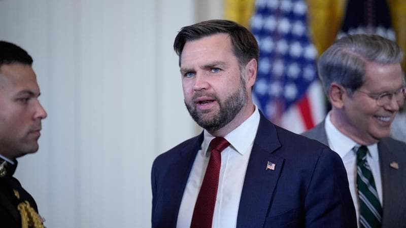 Stati Uniti, finestre rotte a casa di Vance a Cincinnati: un fermo 1