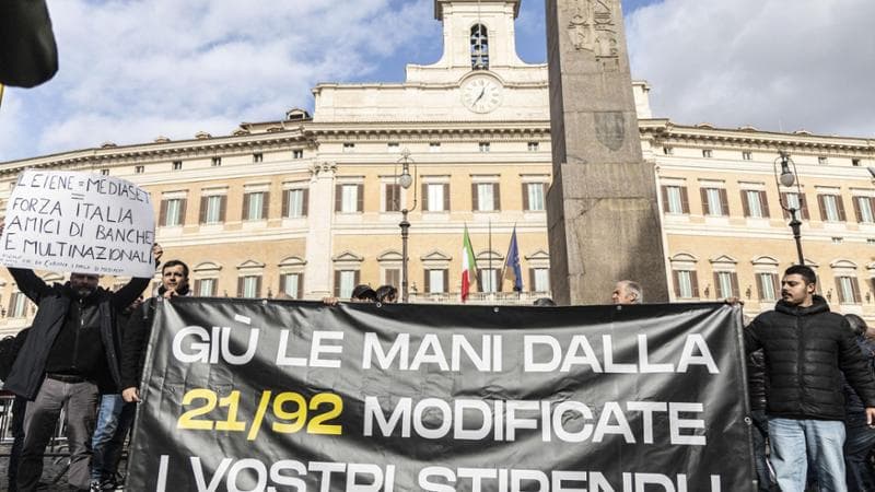 Taxi in sciopero e città in tilt. Centrodestra diviso, fronda FI 1