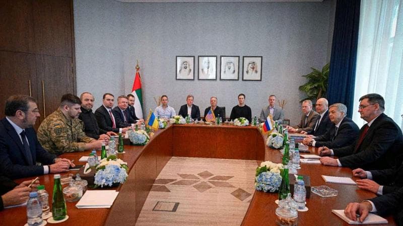 Trattative trilaterali ad Abu Dhabi, positività dopo il primo incontro. “In arrivo un incontro tra Putin e Zelensky” 1