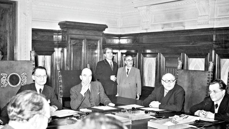 Tutti alla reggia tra desiderio di cibo e ricerca di libertà 1