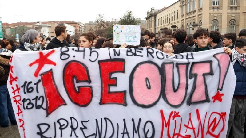 A Milano manifestazione di oppositori: la città si prepara, schierati 300 agenti di polizia. 1