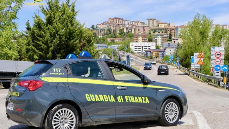 Ancona, individuata un'istituzione finanziaria illegale: 500 vittime di un "schema Ponzi" 1
