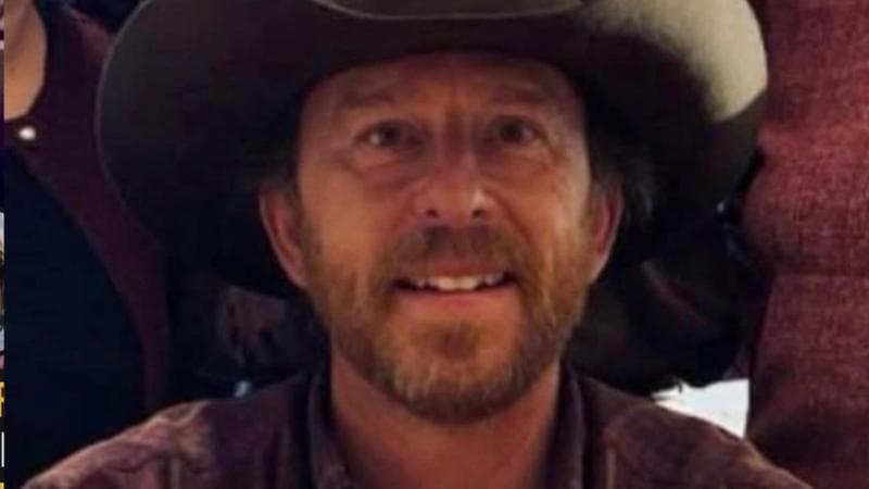 Arrestato un funzionario repubblicano per aver sottoposto la figlia a torture con la tecnica dell’annegamento simulato a causa di una stanza non pulita. 1