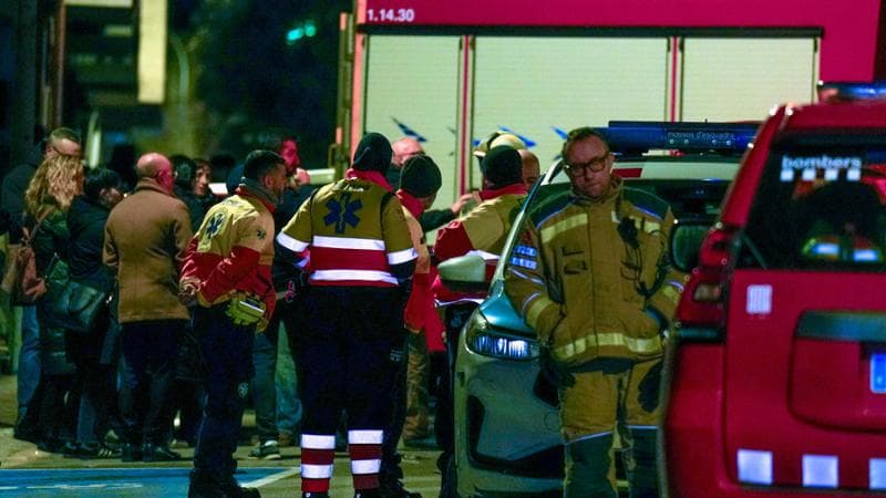 Barcellona, incendio in un palazzo: cinque giovani perdono la vita in una soffitta. 1