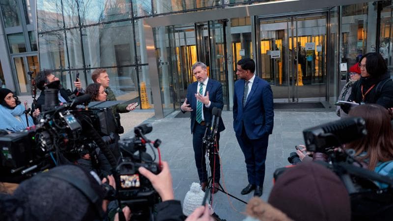 Caso Epstein, i Democratici rivelano sei identità segrete presenti nei documenti, da Wexner al sultano. 1