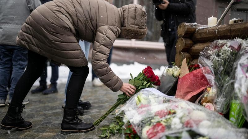 Crans-Montana, l'operatore della sicurezza interrogato dai pubblici ministeri. La procura sotto pressione. 1