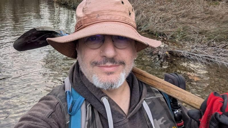 "Da ragioniere a cercatore d'oro: in molti cercano di integrare il reddito in questo modo." 1