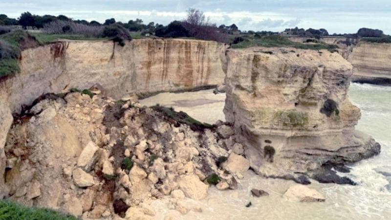 Dall'Arco degli Innamorati alla scogliera di Bogliasco in Liguria, i siti a rischio in Italia. 1