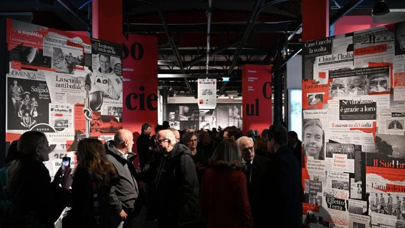 Diecimila persone già visitano la mostra di Roma dedicata ai cinquant'anni della Repubblica. 1