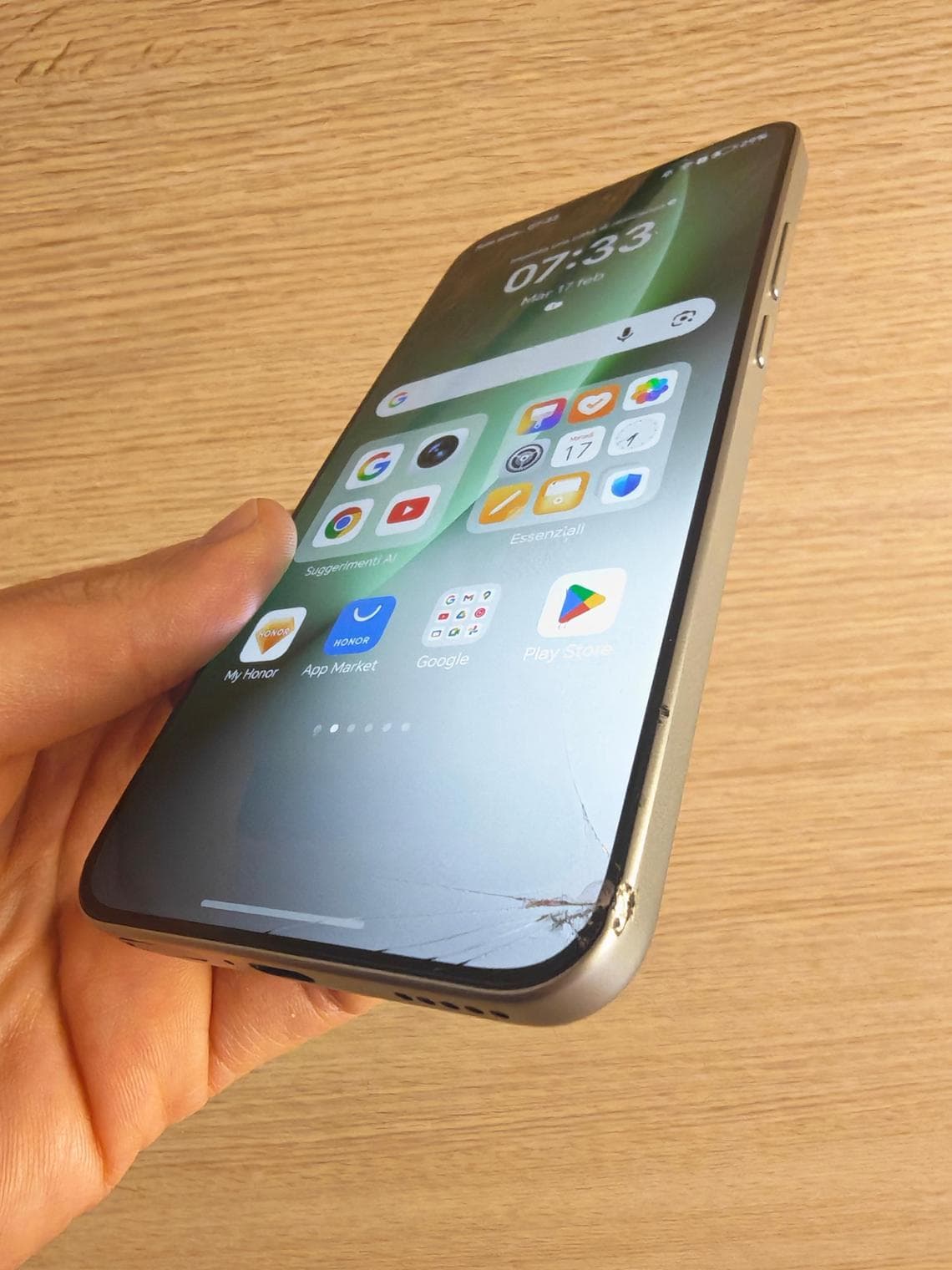 Honor Magic 8 Lite, la recensione: uno smartphone estremamente robusto, perfetto per i viaggi. 4