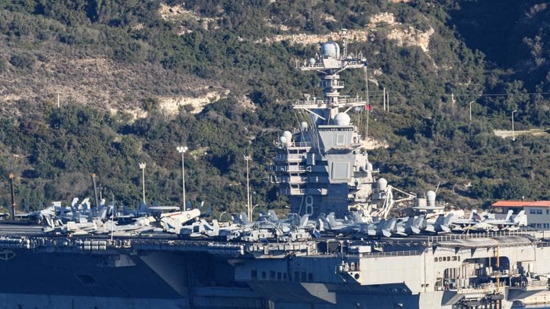 Il grave inconveniente della portaerei nucleare Ford: il gigante statunitense costretto a fermarsi per problemi ai servizi igienici. 1