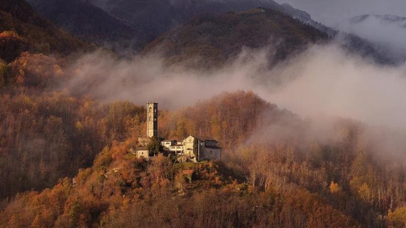 In Toscana, le persone con minori risorse economiche, isolamento e scarsa istruzione presentano un tasso di malattia più elevato. 1