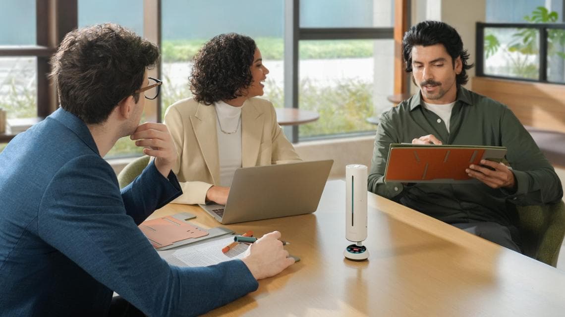 Insta360 presenta nuove opzioni per professionisti e creatori: dalla webcam Link 2 Pro alla videocamera X5. 4