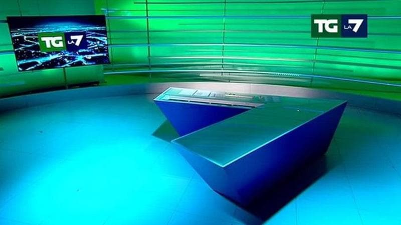 La7, manifestazione dei giornalisti: “Compensi esigui per eludere i contratti, pronti a scioperare” 1