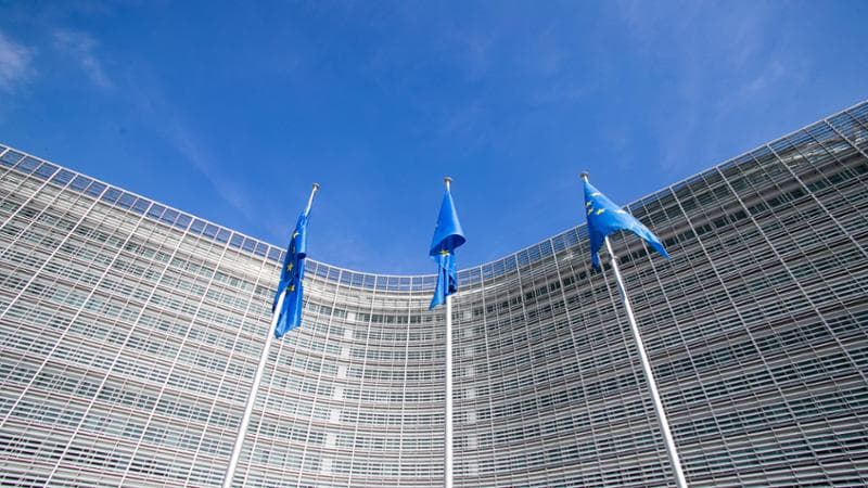 L'Europarlamento vieta l'uso dell'IA sui dispositivi mobili dei parlamentari, ma la sicurezza non ne trae beneficio. 1