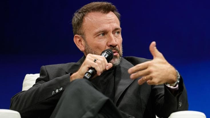 Mauro Porcini, responsabile del design di Samsung, afferma: “Desidero realizzare prodotti che narrino una storia.” 1