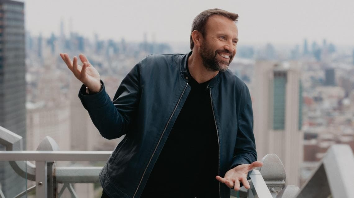 Mauro Porcini, responsabile del design di Samsung, afferma: “Desidero realizzare prodotti che narrino una storia.” 4