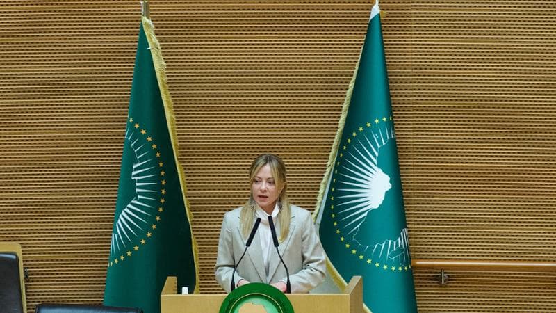 Meloni: “Merz si sbaglia riguardo agli Stati Uniti. L'Italia partecipa al Consiglio come osservatore” 1