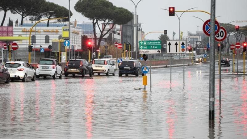 Previsioni meteorologiche, Italia spaccata in due: nevicate sulle Alpi, allerta per piogge al Sud 1