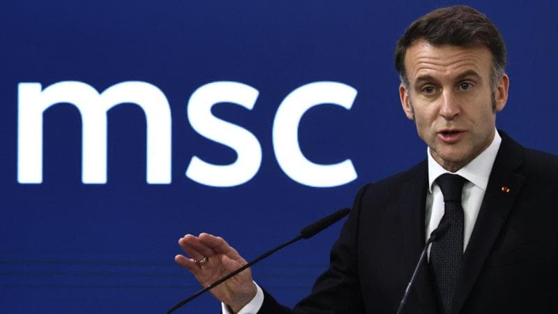 Sono attualmente in fase di svolgimento le trattative tra l'Eliseo e le nazioni nordiche per un'eventuale cooperazione nucleare. 1