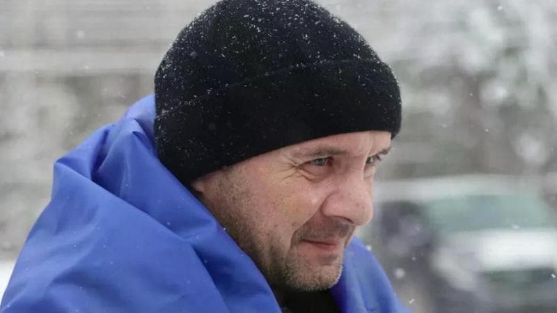 Ucraina, un militare ritenuto deceduto fa ritorno dopo tre anni: liberato in un'operazione di scambio di prigionieri. 1