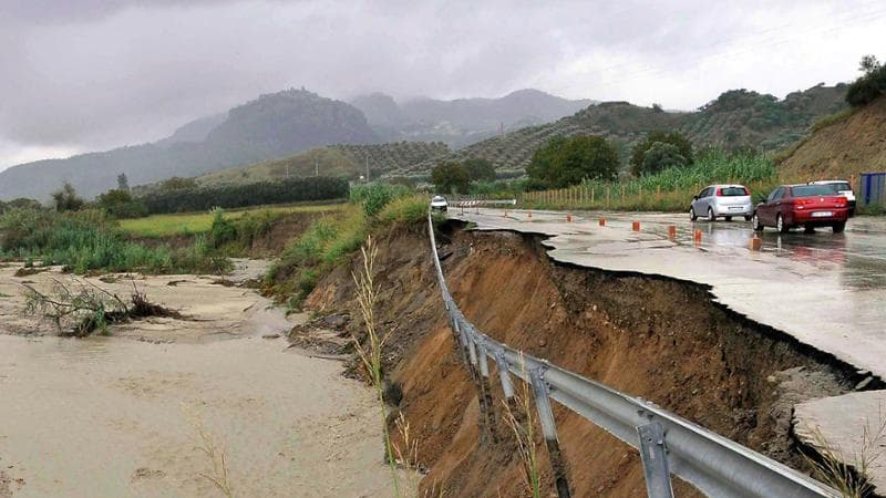 Un nuovo ciclone si avvicina a Calabria e Sicilia, con allerta arancione per il versante tirrenico. 1