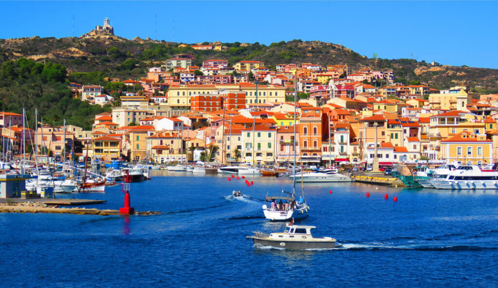 Viaggi in Yacht di Lusso: Scoprire il Mare con Esperienze Esclusive 4 Viaggi in Yacht di Lusso: Scoprire il Mare con Esperienze Esclusive 3