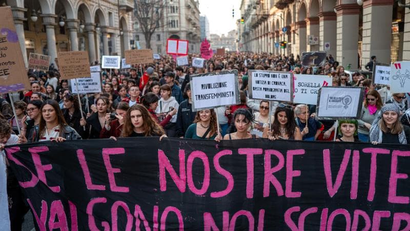 8 marzo, manifestazioni e scioperi per i diritti delle donne in 60 città 1
