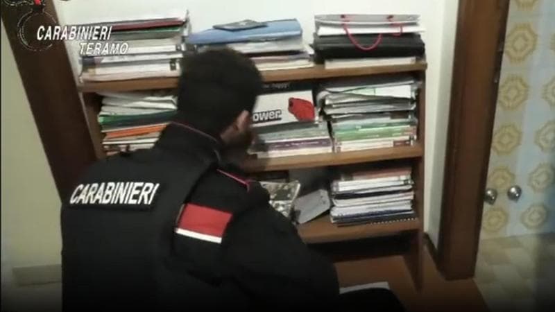 Abruzzo, smantellata associazione ultrà di estrema destra: progettavano attacchi razzisti contro rom e migranti. 1