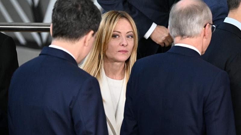 Al vertice, Meloni rallenta e si rivolge a Macron: “Richiedi un mandato dell'Onu per riaprire lo Stretto di Hormuz” 2